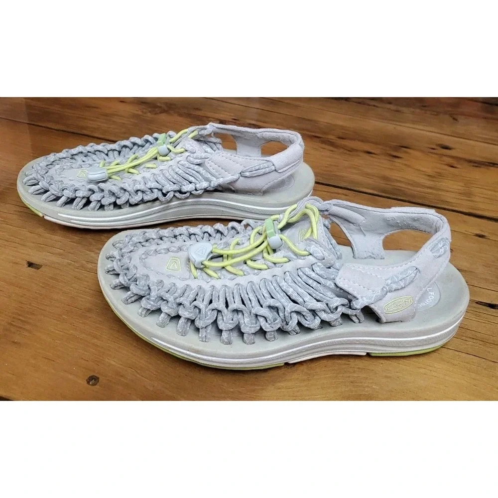 Keen women uneek